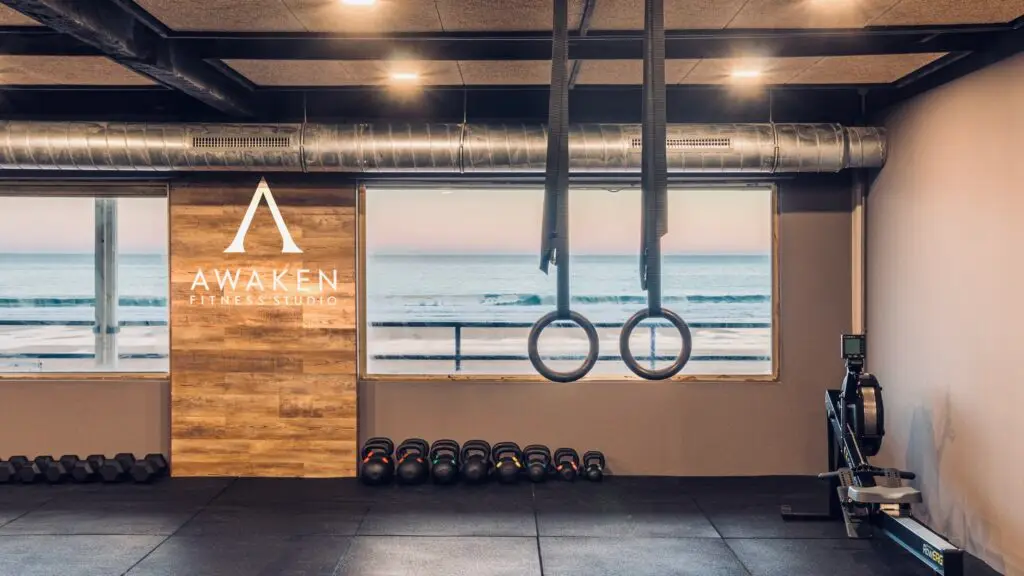 Centro de entrenamiento frente al mar en Santander